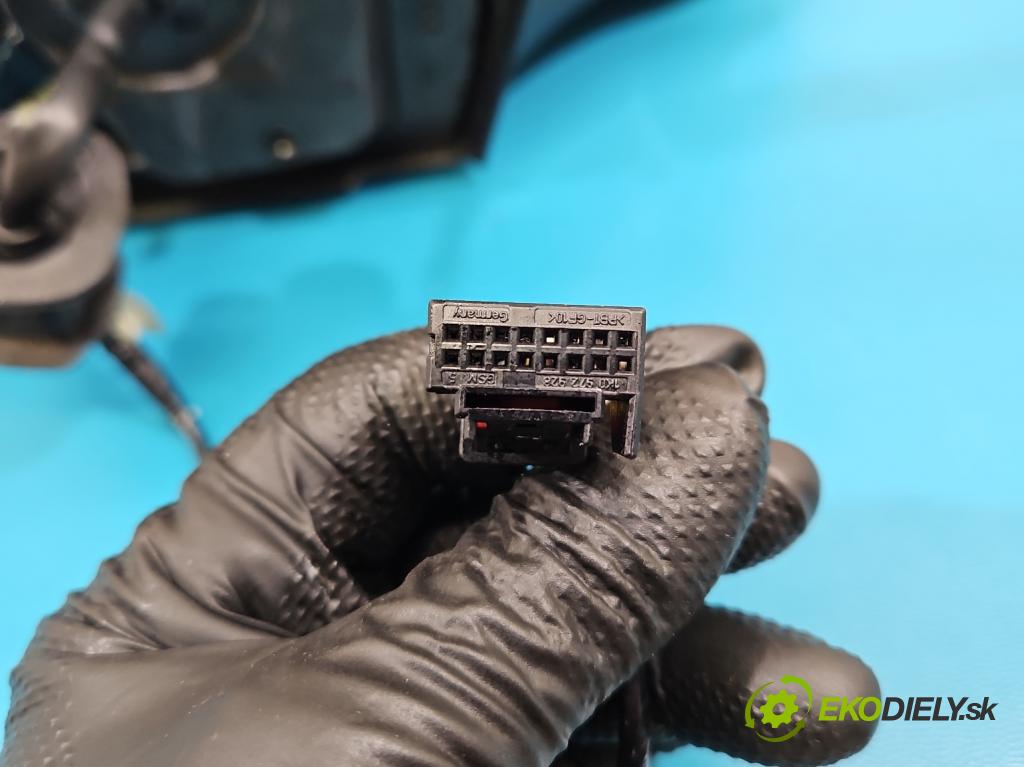 Audi Q5 2008-2016 3.0 tdi 239KM automatic 176 kW 2967 cm3 5- zrkadlo pravé 8R1857410C (Kľučka dverí ostatné)