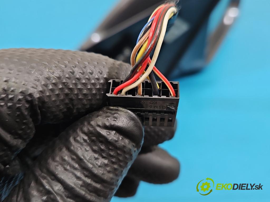 Audi Q5 2008-2016 3.0 tdi 239KM automatic 176 kW 2967 cm3 5- zrkadlo pravé 8R1857410C (Kľučka dverí ostatné)