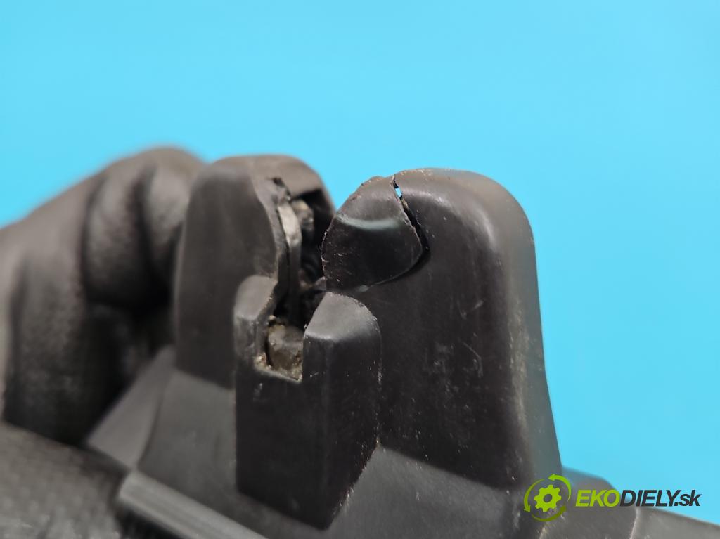 Toyota Avensis III T27 2009-2018 1.8 vvti 147 hp manual 108 kW 1798 cm3 4- zámek kufrových dveří zadní