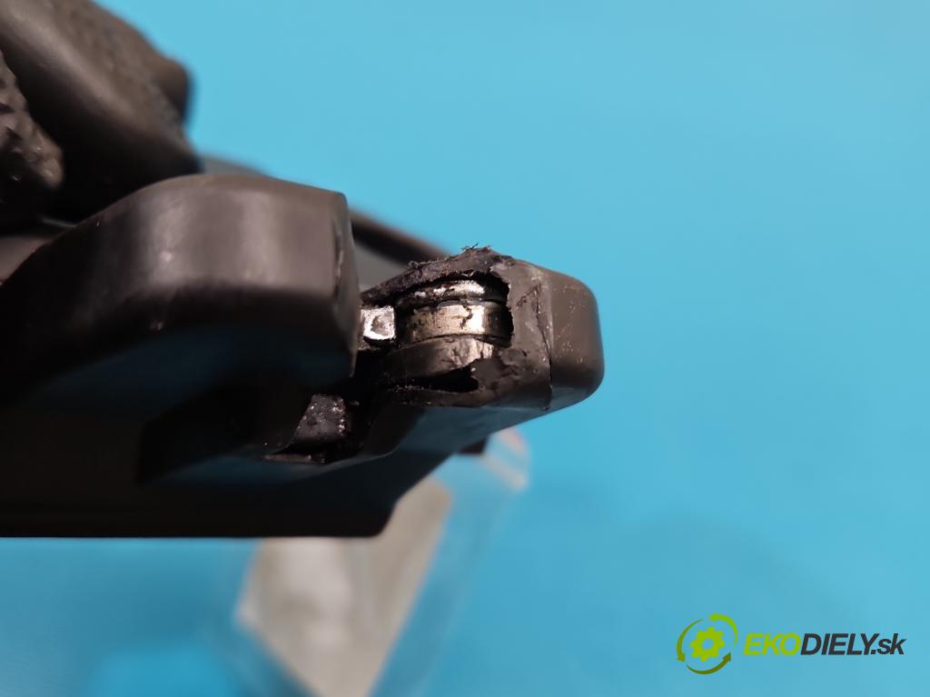 Toyota Avensis III T27 2009-2018 1.8 vvti 147 hp manual 108 kW 1798 cm3 4- zámek kufrových dveří zadní