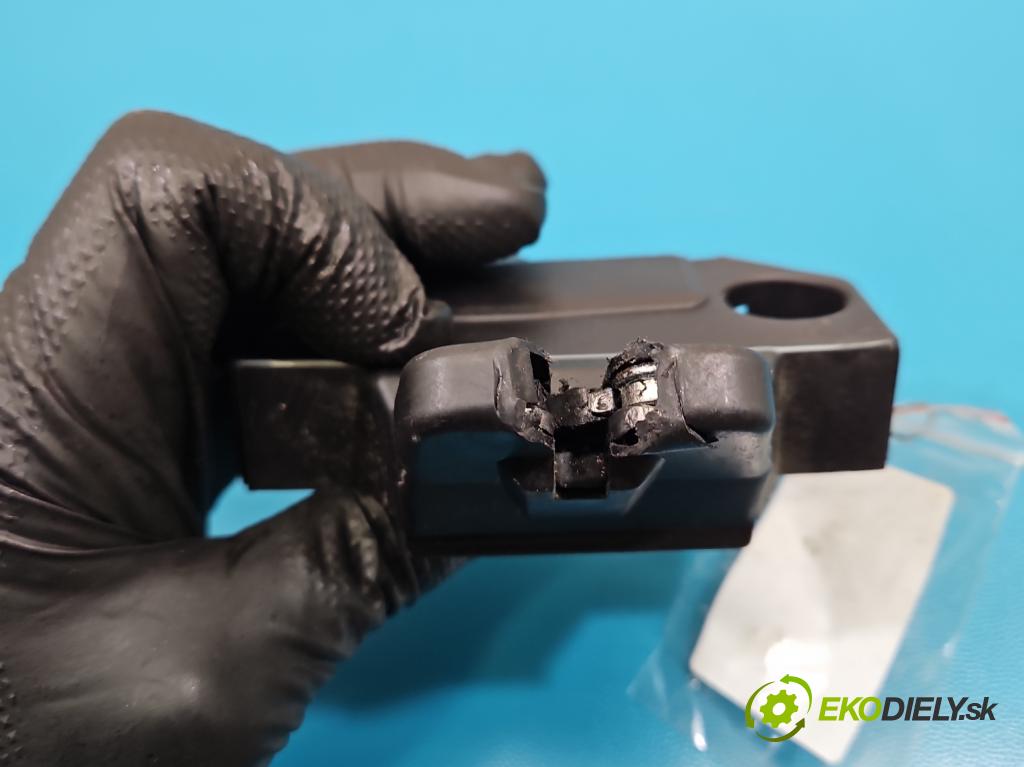 Toyota Avensis III T27 2009-2018 1.8 vvti 147 hp manual 108 kW 1798 cm3 4- zámek kufrových dveří zadní