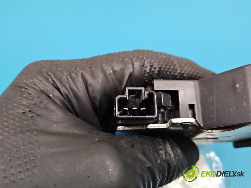 Toyota Avensis III T27 2009-2018 1.8 vvti 147 hp manual 108 kW 1798 cm3 4- zámek kufrových dveří zadní