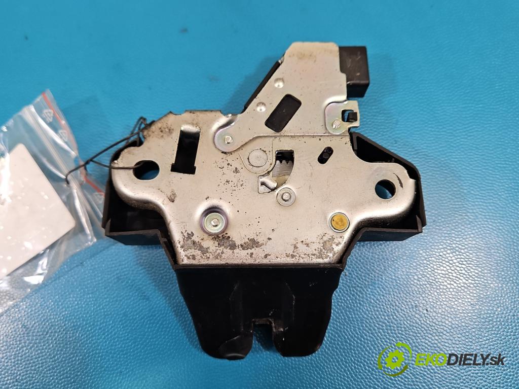 Toyota Avensis III T27 2009-2018 1.8 vvti 147 hp manual 108 kW 1798 cm3 4- zámek kufrových dveří zadní