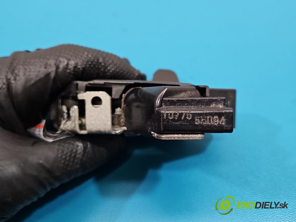 Toyota Avensis III T27 2009-2018 1.8 vvti 147 hp manual 108 kW 1798 cm3 4- zámek kufrových dveří zadní