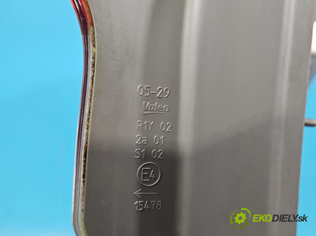 Toyota Avensis III T27 2009-2018 1.8 vvti 147 HP manual 108 kW 1798 cm3 4- svetlo / reflektor zadné ľavé  (Kľučka dverí ostatné)