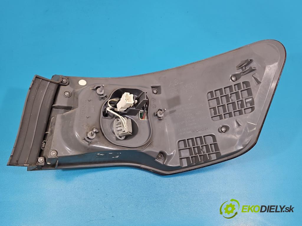 Toyota Avensis III T27 2009-2018 1.8 vvti 147 HP manual 108 kW 1798 cm3 4- svetlo / reflektor zadné ľavé  (Kľučka dverí ostatné)