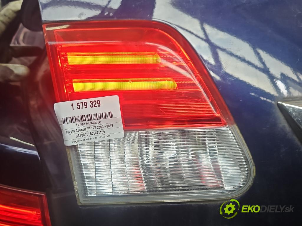 Toyota Avensis III T27 2009-2018 1.8 vvti 147 HP manual 108 kW 1798 cm3 4- svetlo / reflektor zadné ľavé  (Kľučka dverí ostatné)