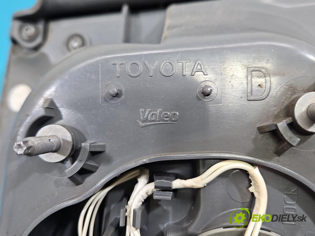 Toyota Avensis III T27 2009-2018 1.8 vvti 147 HP manual 108 kW 1798 cm3 4- svetlo / reflektor zadné pravé  (Kľučka dverí ostatné)