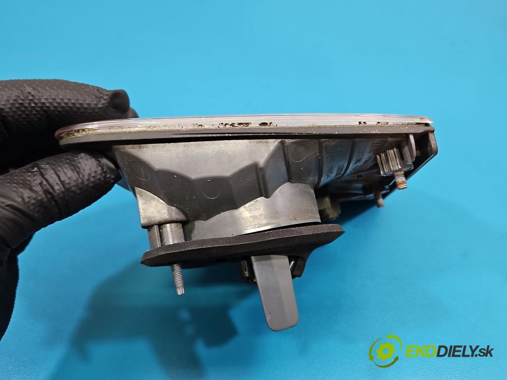 Toyota Avensis III T27 2009-2018 1.8 vvti 147 HP manual 108 kW 1798 cm3 4- svetlo / reflektor zadné pravé  (Kľučka dverí ostatné)