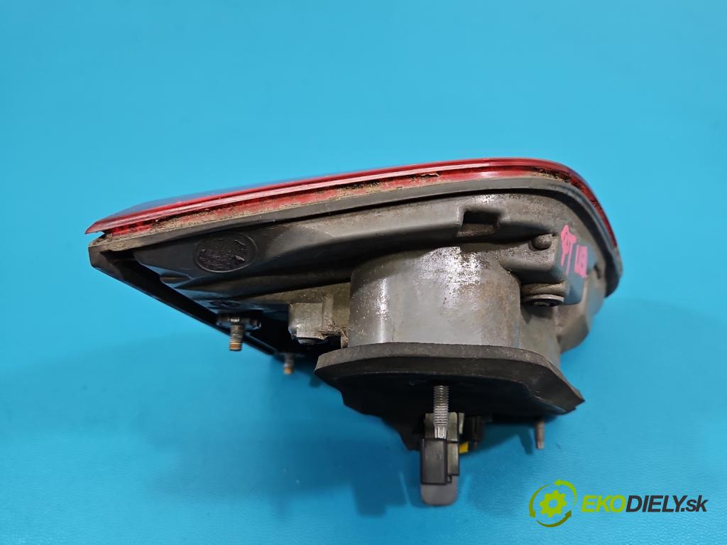 Toyota Avensis III T27 2009-2018 1.8 vvti 147 HP manual 108 kW 1798 cm3 4- svetlo / reflektor zadné pravé  (Kľučka dverí ostatné)