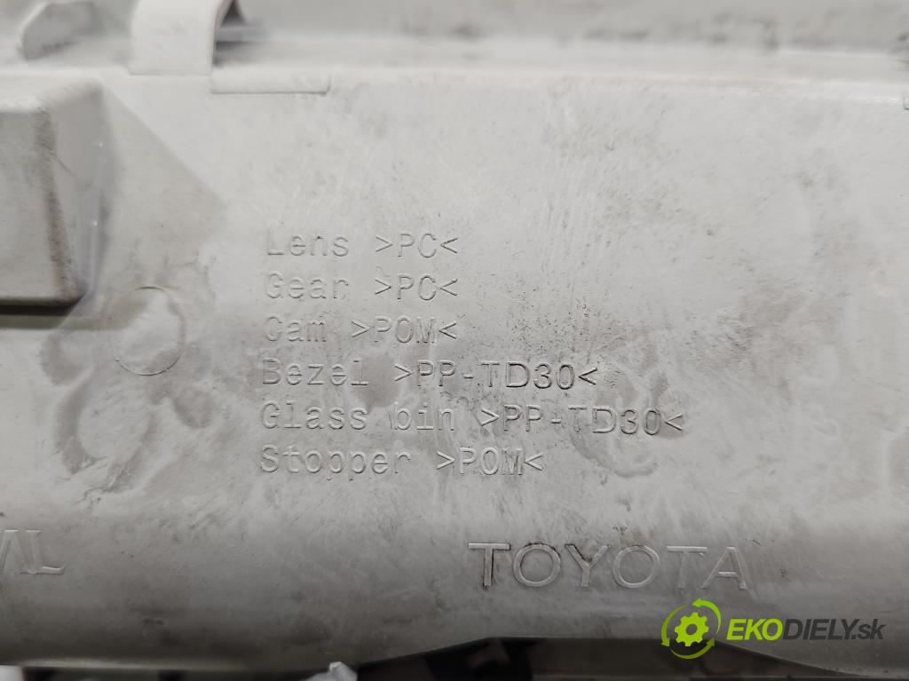 Toyota Avensis III T27 2009-2018 1.8 vvti 147 hp manual 108 kW 1798 cm3 4- světlo interiéru 81260-05360