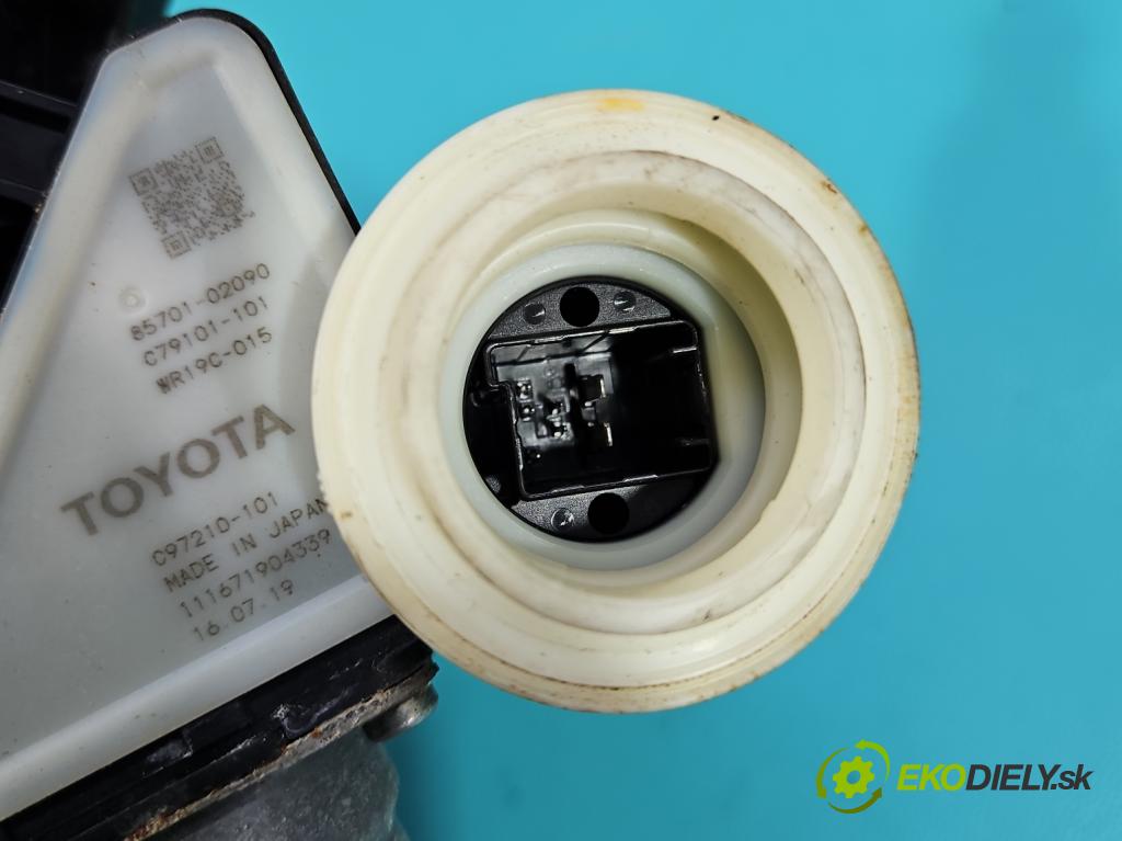 Toyota Corolla E21 2019- 1.8 16V 98 HP automatic 72 kW 1798 cm3 4- mechanizmus okna predné pravý 69810-02791-B