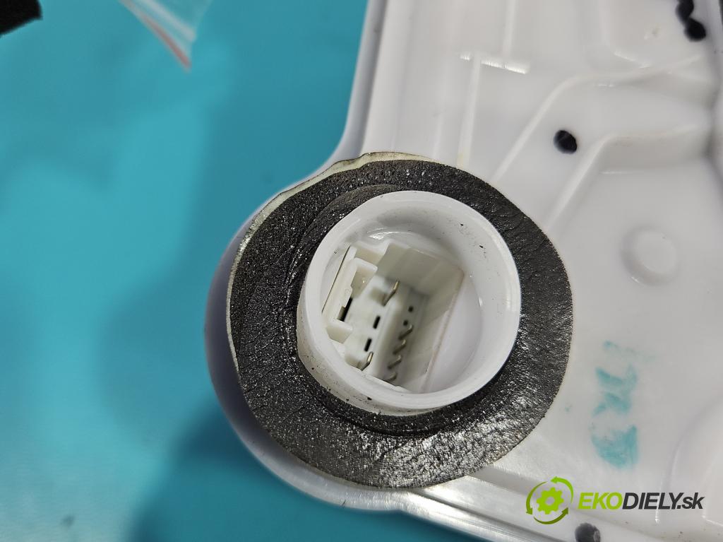 Toyota Corolla E21 2019- 1.8 16V 98 HP automatic 72 kW 1798 cm3 4- zámok predné ľavý