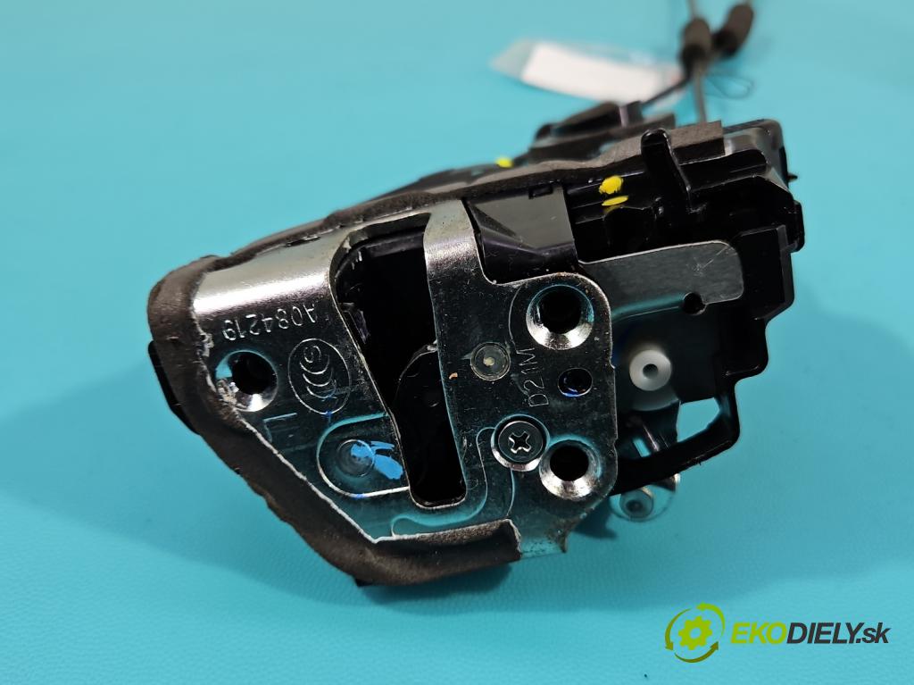 Toyota Corolla E21 2019- 1.8 16V 98 HP automatic 72 kW 1798 cm3 4- zámok zadné ľavý