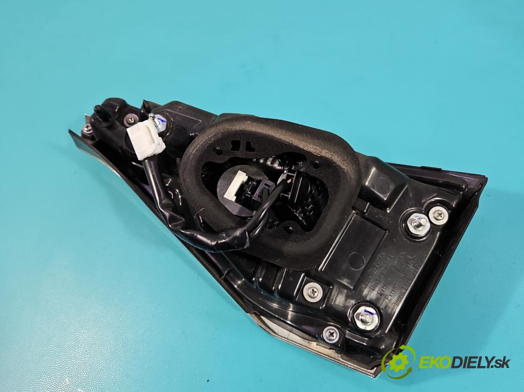 Toyota Corolla E21 2019- 1.8 16V 98 HP automatic 72 kW 1798 cm3 4- svetlo / reflektor zadné ľavé 81590-02C21 (Kľučka dverí ostatné)