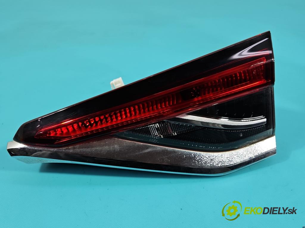 Toyota Corolla E21 2019- 1.8 16V 98 HP automatic 72 kW 1798 cm3 4- svetlo / reflektor zadné pravé 81580-02C31-00 (Kľučka dverí ostatné)