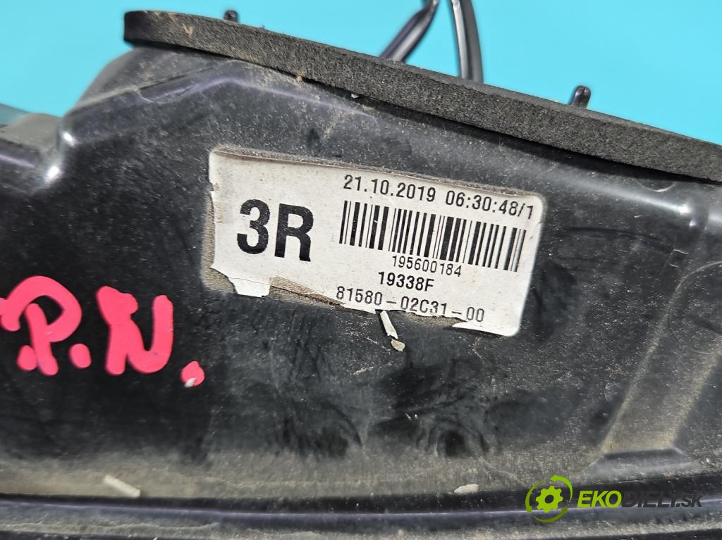 Toyota Corolla E21 2019- 1.8 16V 98 HP automatic 72 kW 1798 cm3 4- svetlo / reflektor zadné pravé 81580-02C31-00 (Kľučka dverí ostatné)