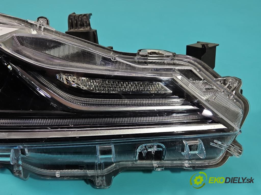 Toyota Corolla E21 2019- 1.8 16V 98 HP automatic 72 kW 1798 cm3 4- Reflektor: pravý  (Svetlo predné pravé)