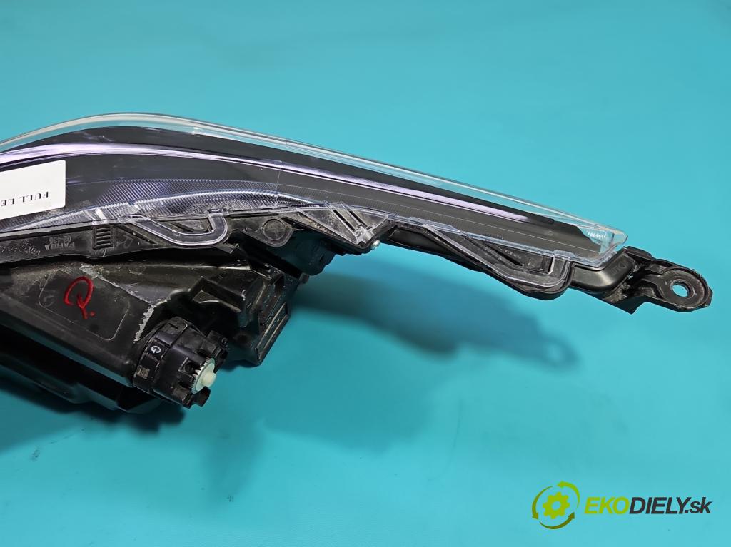 Toyota Corolla E21 2019- 1.8 16V 98 HP automatic 72 kW 1798 cm3 4- Reflektor: pravý  (Svetlo predné pravé)