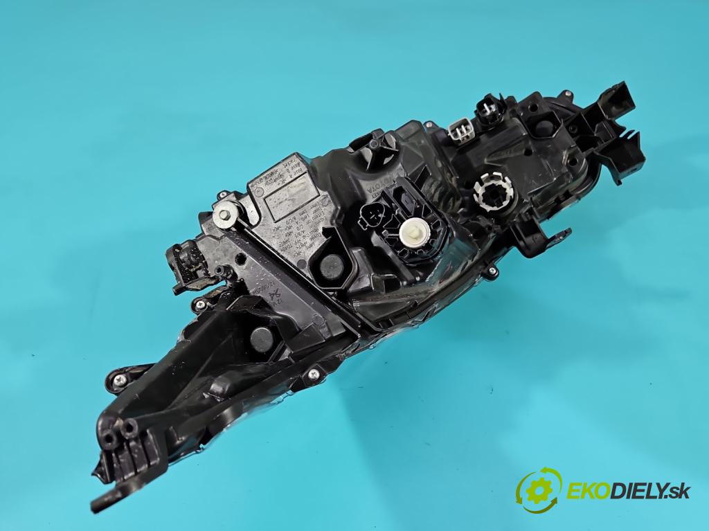 Toyota Corolla E21 2019- 1.8 16V 98 HP automatic 72 kW 1798 cm3 4- Reflektor: pravý  (Svetlo predné pravé)