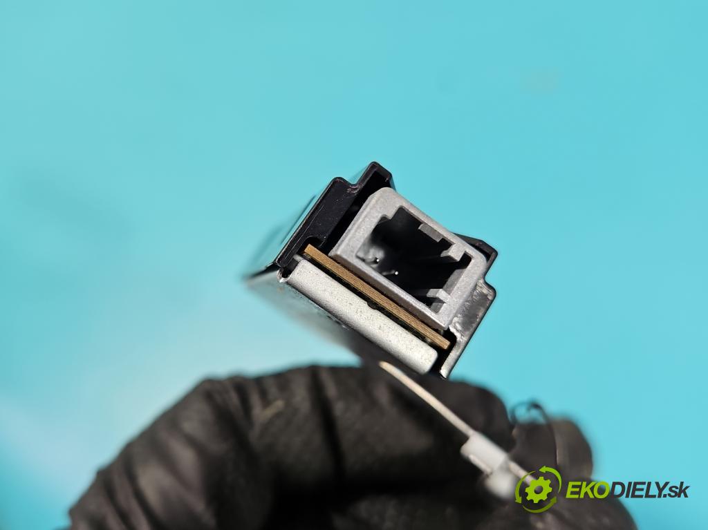 Toyota Corolla E21 2019- 1.8 16V 98 HP automatic 72 kW 1798 cm3 4- riadiaca jednotka ostatné 86300-02580