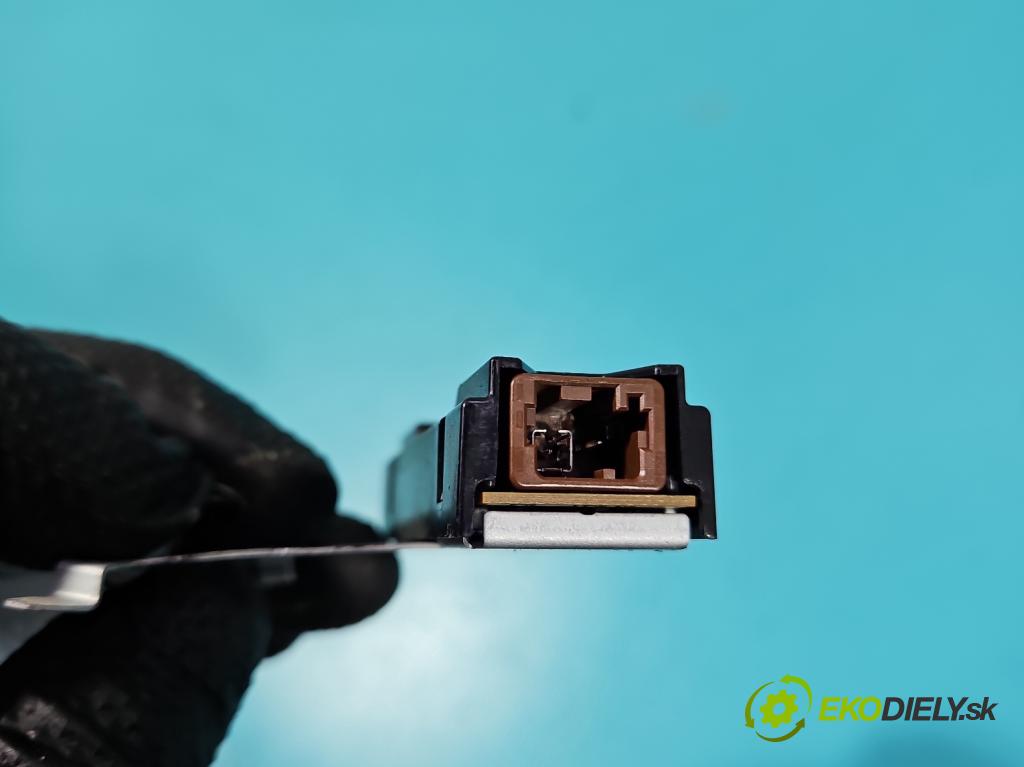 Toyota Corolla E21 2019- 1.8 16V 98 HP automatic 72 kW 1798 cm3 4- riadiaca jednotka ostatné 86300-02580