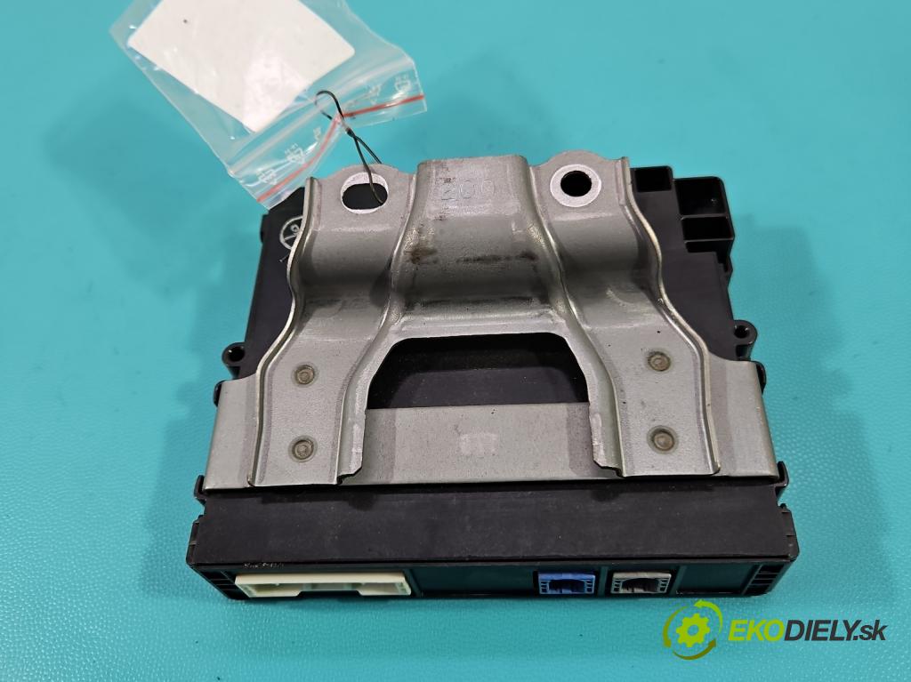 Toyota Corolla E21 2019- 1.8 16V 98 HP automatic 72 kW 1798 cm3 4- riadiaca jednotka ostatné 86740-12040