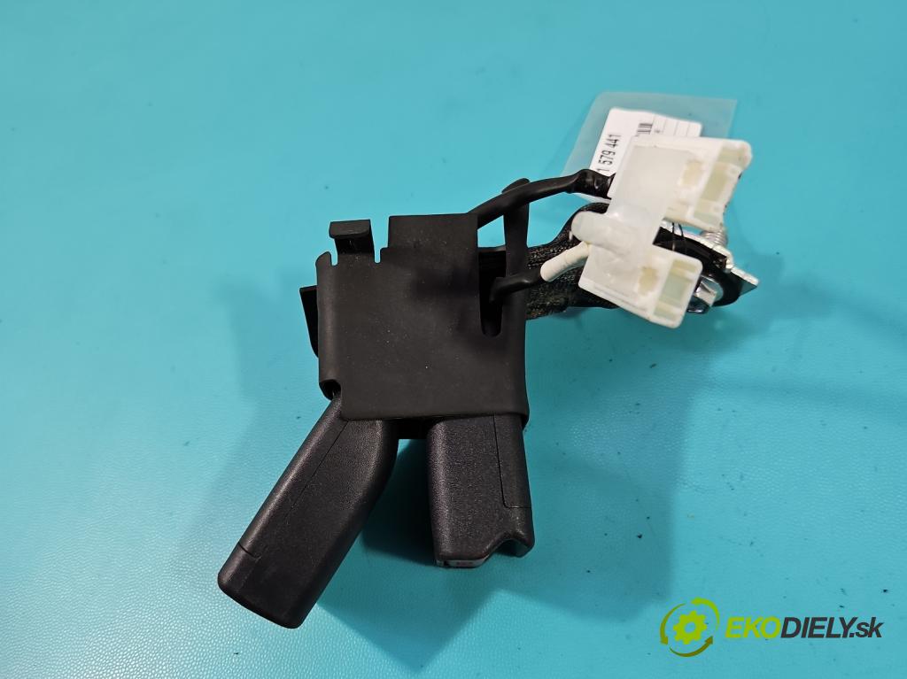 Toyota Corolla E21 2019- 1.8 16V 98 hp automatic 72 kW 1798 cm3 4- stěna bezpečnost zadní levý