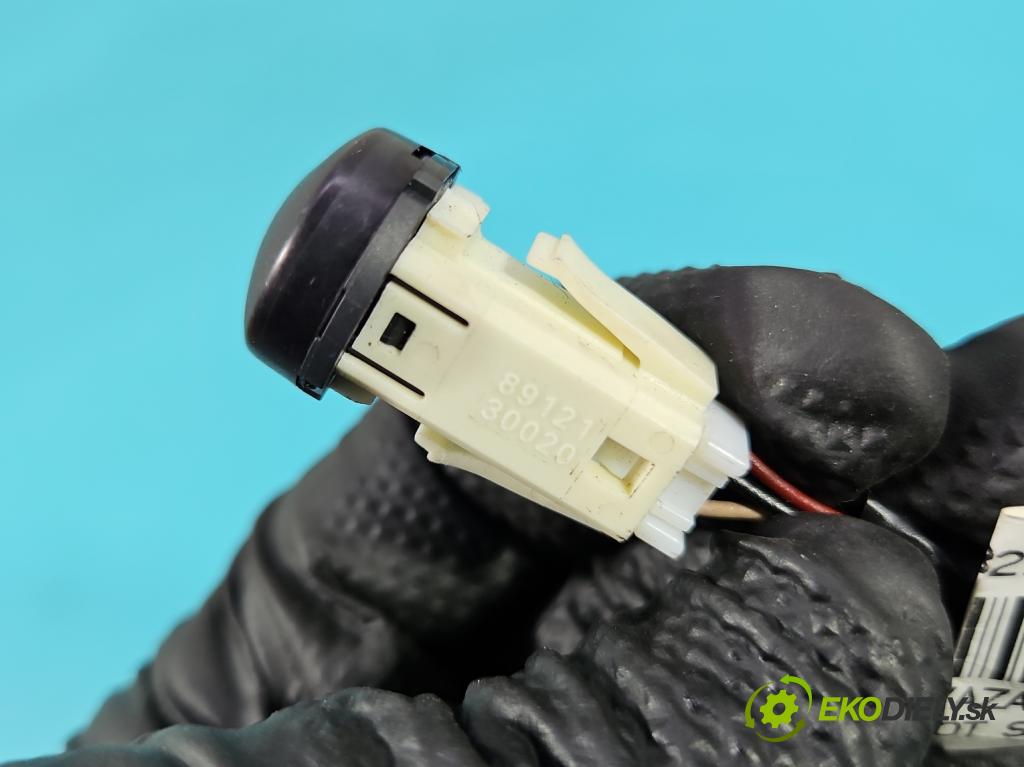 Toyota Corolla E21 2019- 1.8 16V 98 HP automatic 72 kW 1798 cm3 4- snímač stmievania 8214202