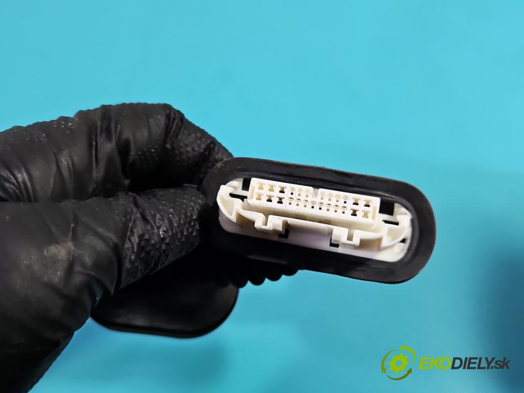 Toyota Corolla E21 2019- 1.8 16V 98 hp automatic 72 kW 1798 cm3 4- Balíček: dveře zadní pravých 8215302F30