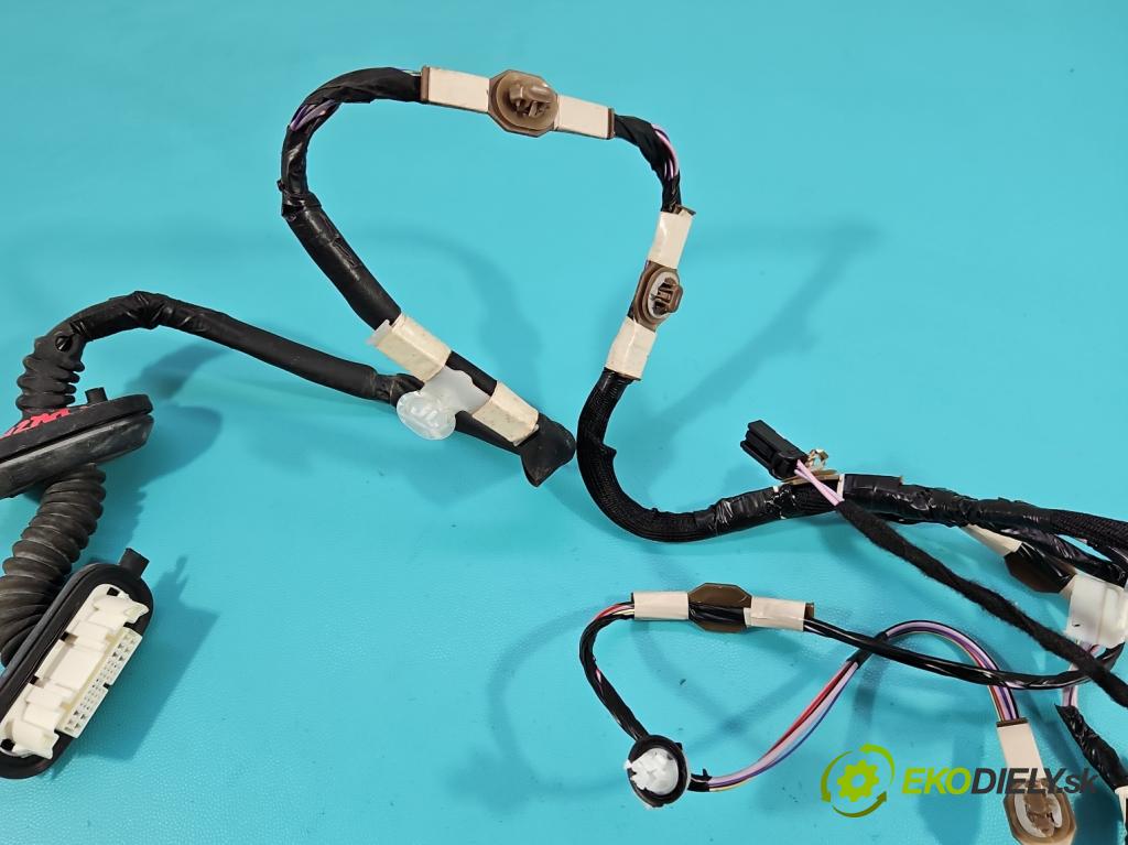 Toyota Corolla E21 2019- 1.8 16V 98 hp automatic 72 kW 1798 cm3 4- Balíček: dveře zadní pravých 8215302F30