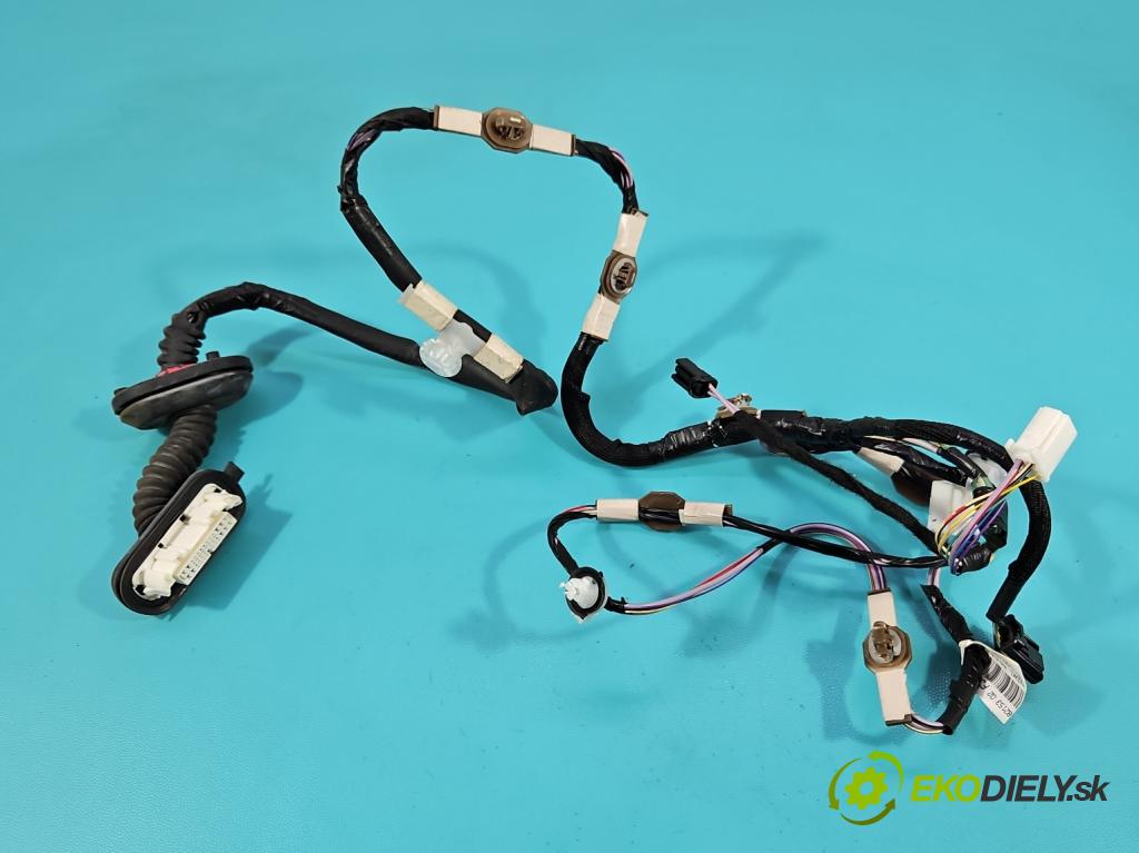 Toyota Corolla E21 2019- 1.8 16V 98 HP automatic 72 kW 1798 cm3 4- Zväzok: dvere zadné pravých 8215302F30