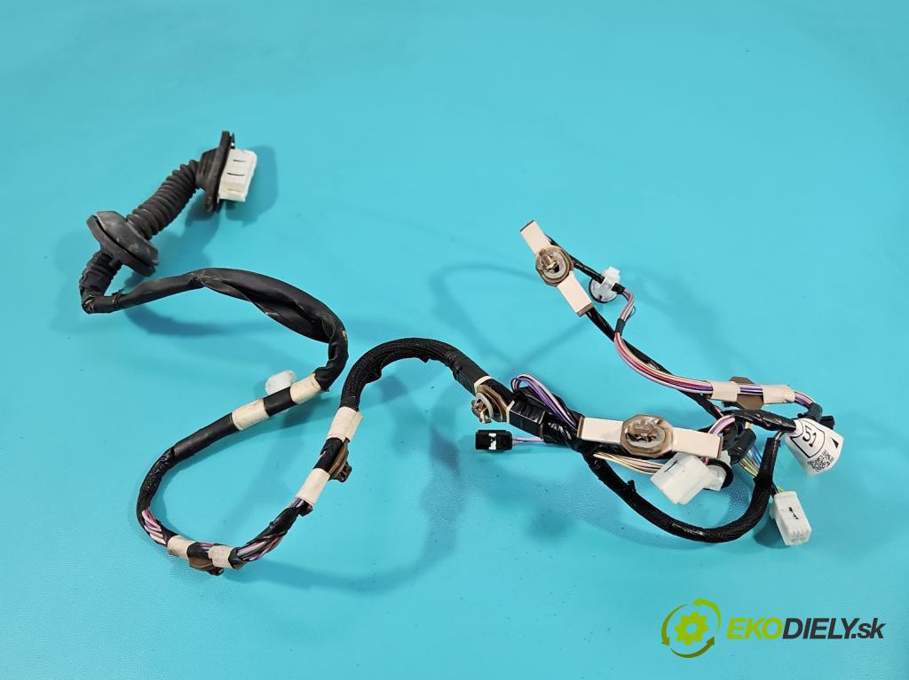 Toyota Corolla E21 2019- 1.8 16V 98 hp automatic 72 kW 1798 cm3 4- Balíček: dveře zadní pravých 8215302F30