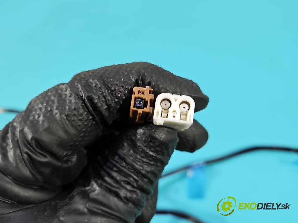 Toyota Corolla E21 2019- 1.8 16V 98 HP automatic 72 kW 1798 cm3 4- Zväzok: ostatné 86101-02D00