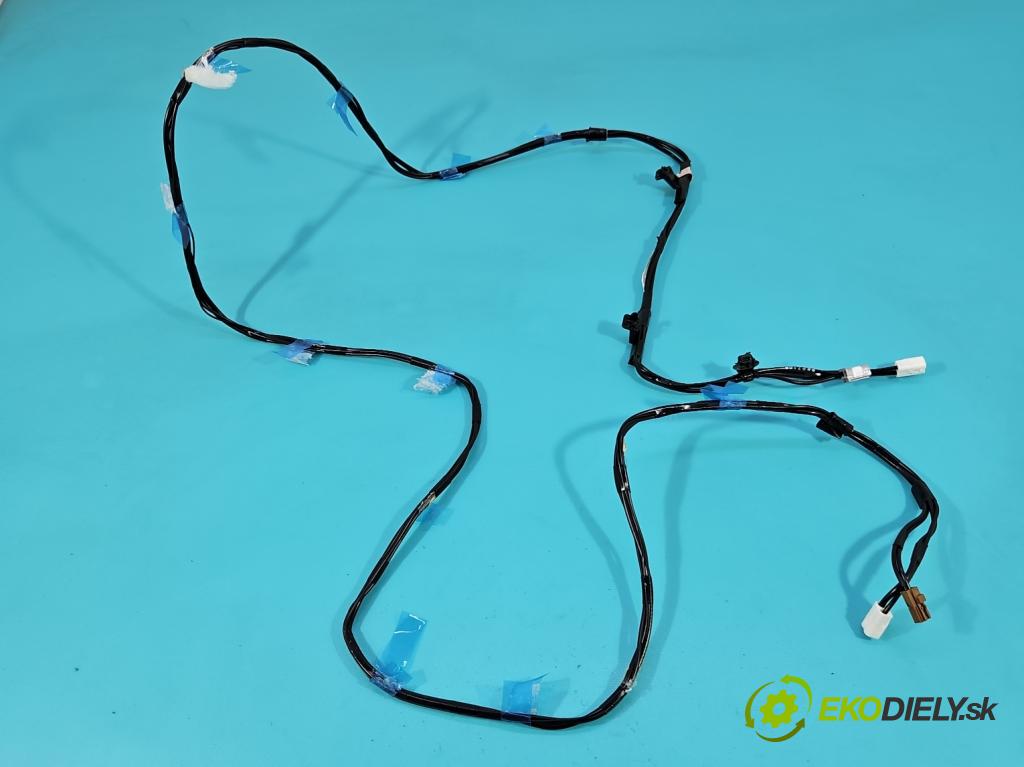 Toyota Corolla E21 2019- 1.8 16V 98 HP automatic 72 kW 1798 cm3 4- Zväzok: ostatné 86101-02D00