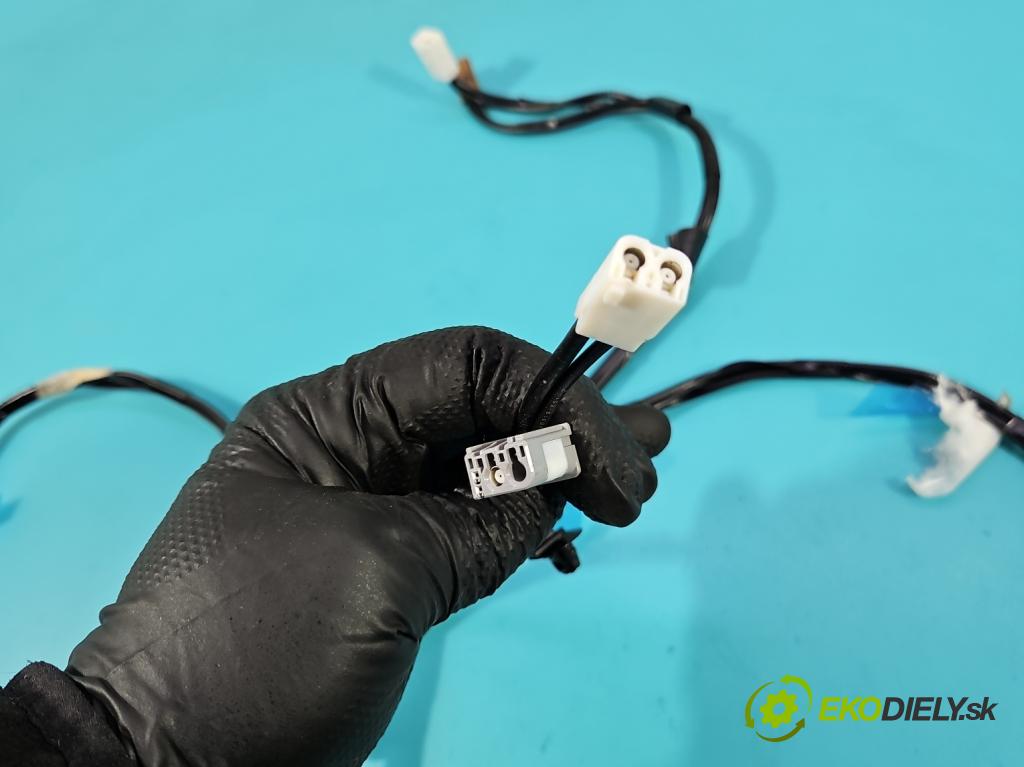 Toyota Corolla E21 2019- 1.8 16V 98 HP automatic 72 kW 1798 cm3 4- Zväzok: ostatné 86101-02D00