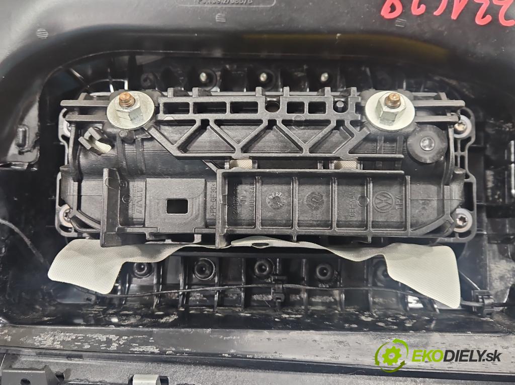 Vw Passat B7 2010-2014 2.0 tdi 140 HP manual 103 kW 1968 cm3 5- kokpit,pristrojová doska rozdeľovacia