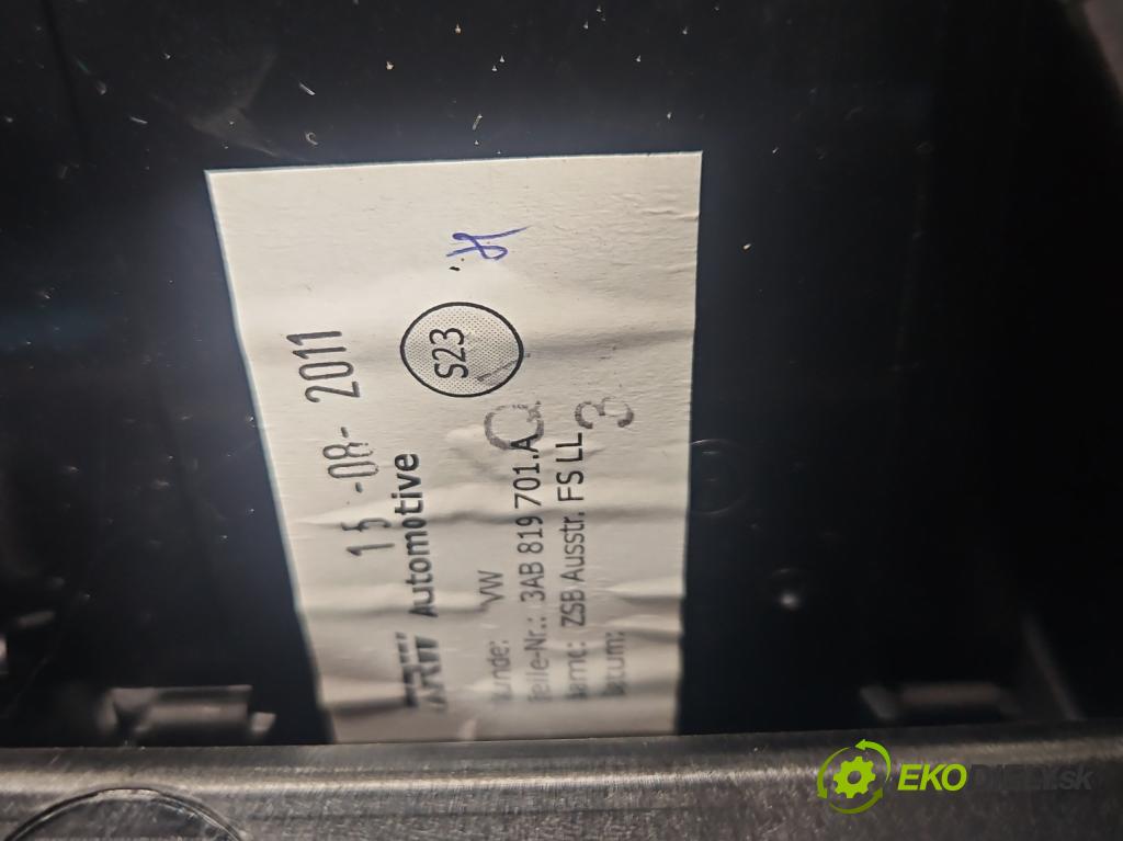 Vw Passat B7 2010-2014 2.0 tdi 140 HP manual 103 kW 1968 cm3 5- kokpit,pristrojová doska rozdeľovacia