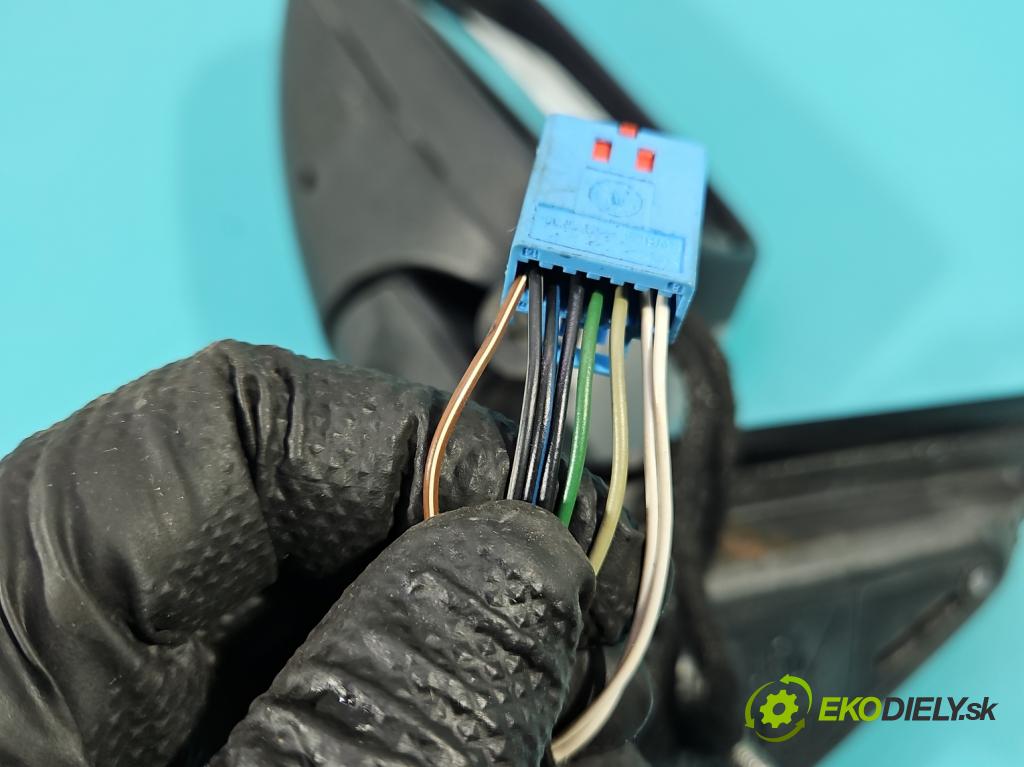 Volvo V50 2.0d 133 HP manual 98 kW 1997 cm3 5- zrkadlo ľavé  (Kľučka dverí ostatné)