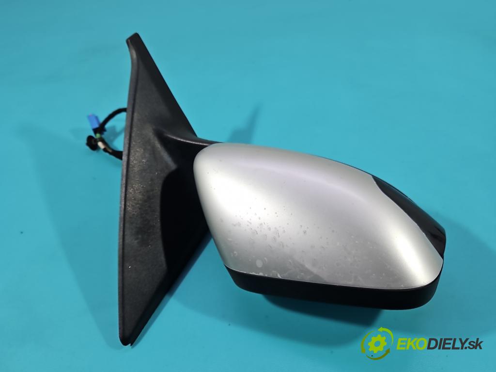 Volvo V50 2.0d 133 HP manual 98 kW 1997 cm3 5- zrkadlo pravé  (Kľučka dverí ostatné)