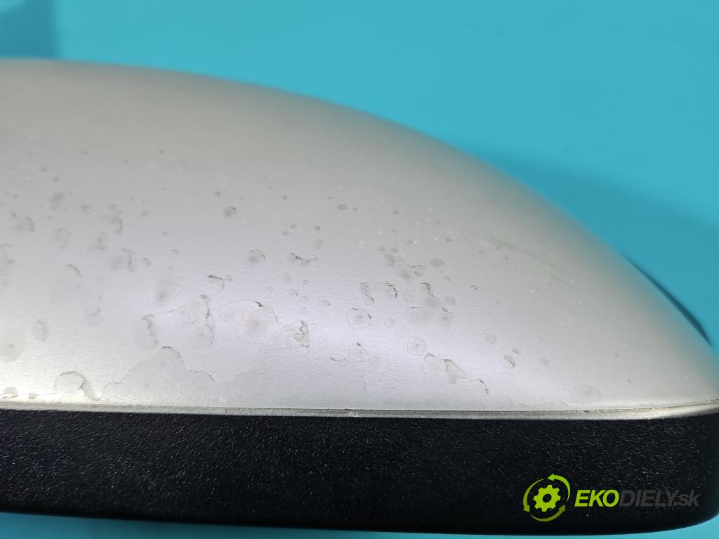 Volvo V50 2.0d 133 HP manual 98 kW 1997 cm3 5- zrkadlo pravé  (Kľučka dverí ostatné)