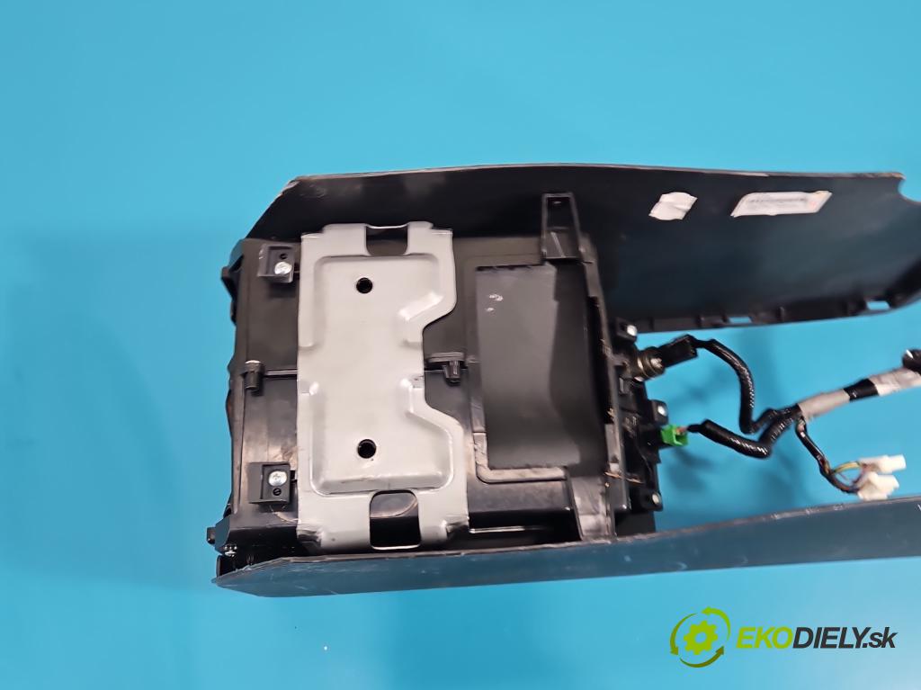 Honda CR-V III 2006-2011 2.2 i-CTDi 150 hp manual 110 kW 2199 cm3 5- kastlík 83400-SWW-G130-M1