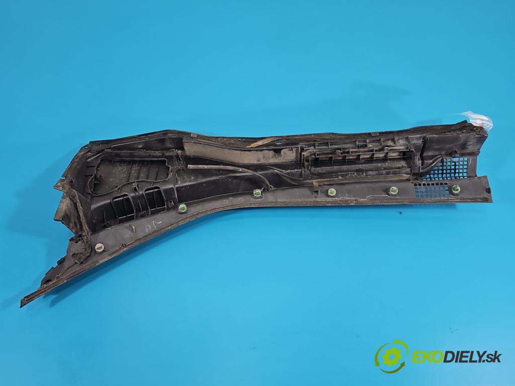 Honda CR-V III 2006-2011 2.2 i-CTDi 150 hp manual 110 kW 2199 cm3 5- torpédo  (Plast pod čelním sklem)