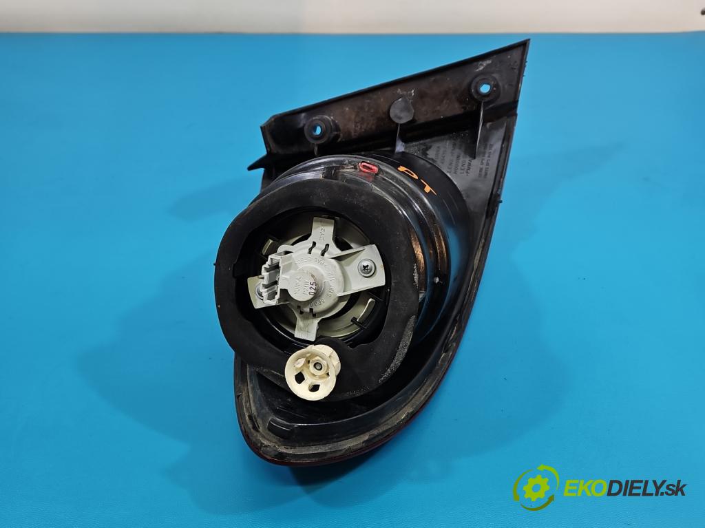 Seat Toledo III 2004-2009 1.6 SR 102 HP manual 75 kW 1595 cm3 5- svetlo / reflektor zadné pravé  (Kľučka dverí ostatné)