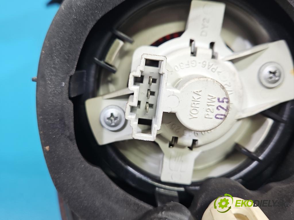 Seat Toledo III 2004-2009 1.6 SR 102 HP manual 75 kW 1595 cm3 5- svetlo / reflektor zadné pravé  (Kľučka dverí ostatné)