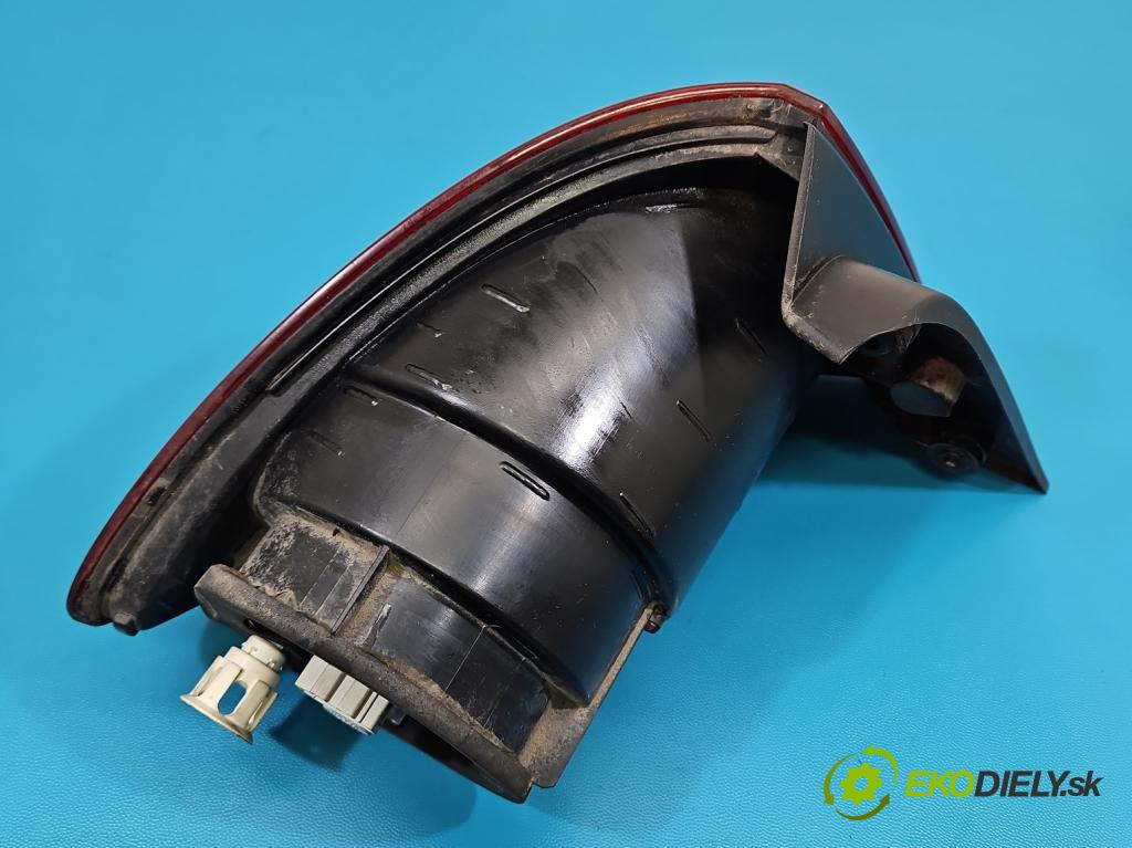 Seat Toledo III 2004-2009 1.6 SR 102 HP manual 75 kW 1595 cm3 5- svetlo / reflektor zadné pravé  (Kľučka dverí ostatné)