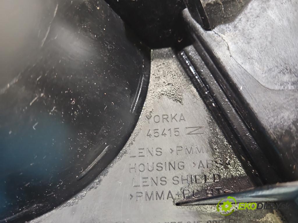 Seat Toledo III 2004-2009 1.6 SR 102 HP manual 75 kW 1595 cm3 5- svetlo / reflektor zadné pravé  (Kľučka dverí ostatné)