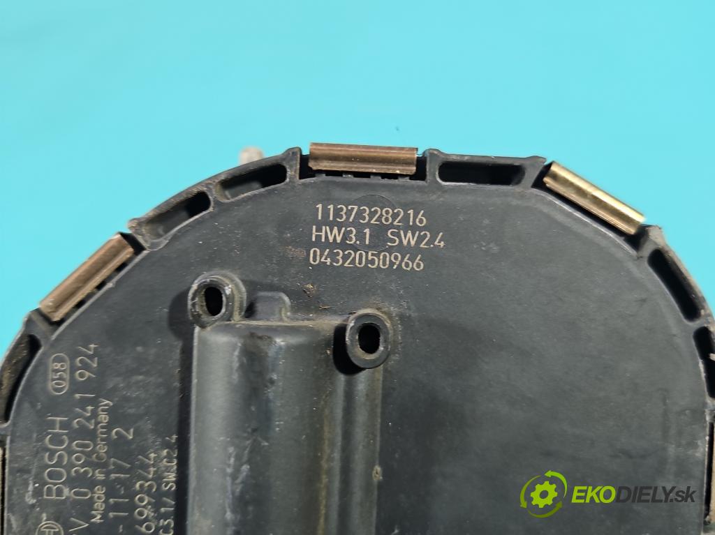 Volvo V50 2.0d 133 hp manual 98 kW 1997 cm3 5- motor stěračů přední 0390241924