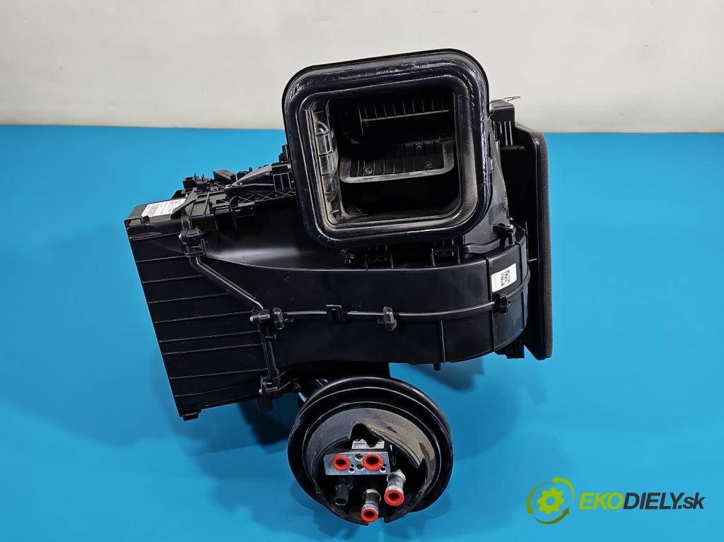 Bmw i3 2013-2022 0.0 elektrický: 170 HP automatic 125 kW 1 cm3 5- radiator 9278390 (Radiátor kúrenia)