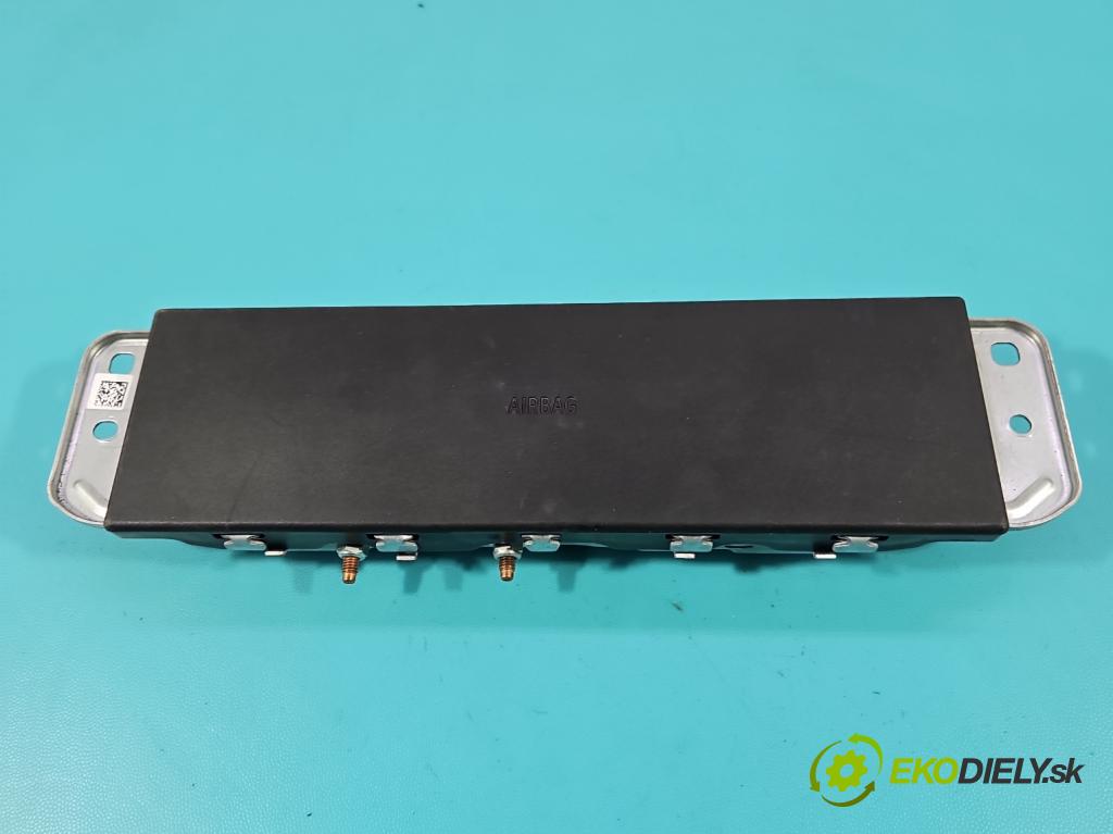 Bmw i3 2013–2022 0.0 elektrický: 170 HP automatic 125 kW 1 cm3 5- airbag vzduch: 928107204